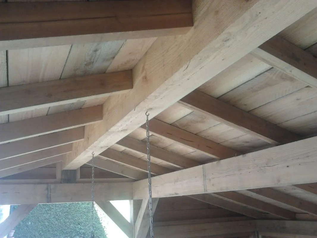 Houtwerk en oude eiken balken verwerkt door Jos Verhoeven Bouw